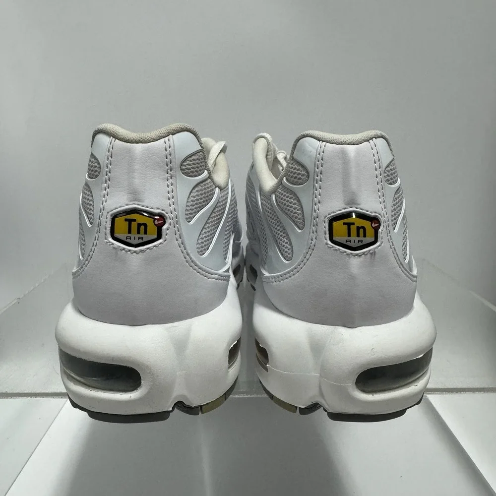 Brand New Nike Air Max Plus TN White Black Grey Shoes 604133-139 Men's Size 9.5